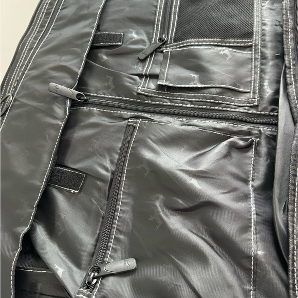 Draftkings Travel Bag & Toiletry Bag (Dopp Kit) New - Picture 7 of 10